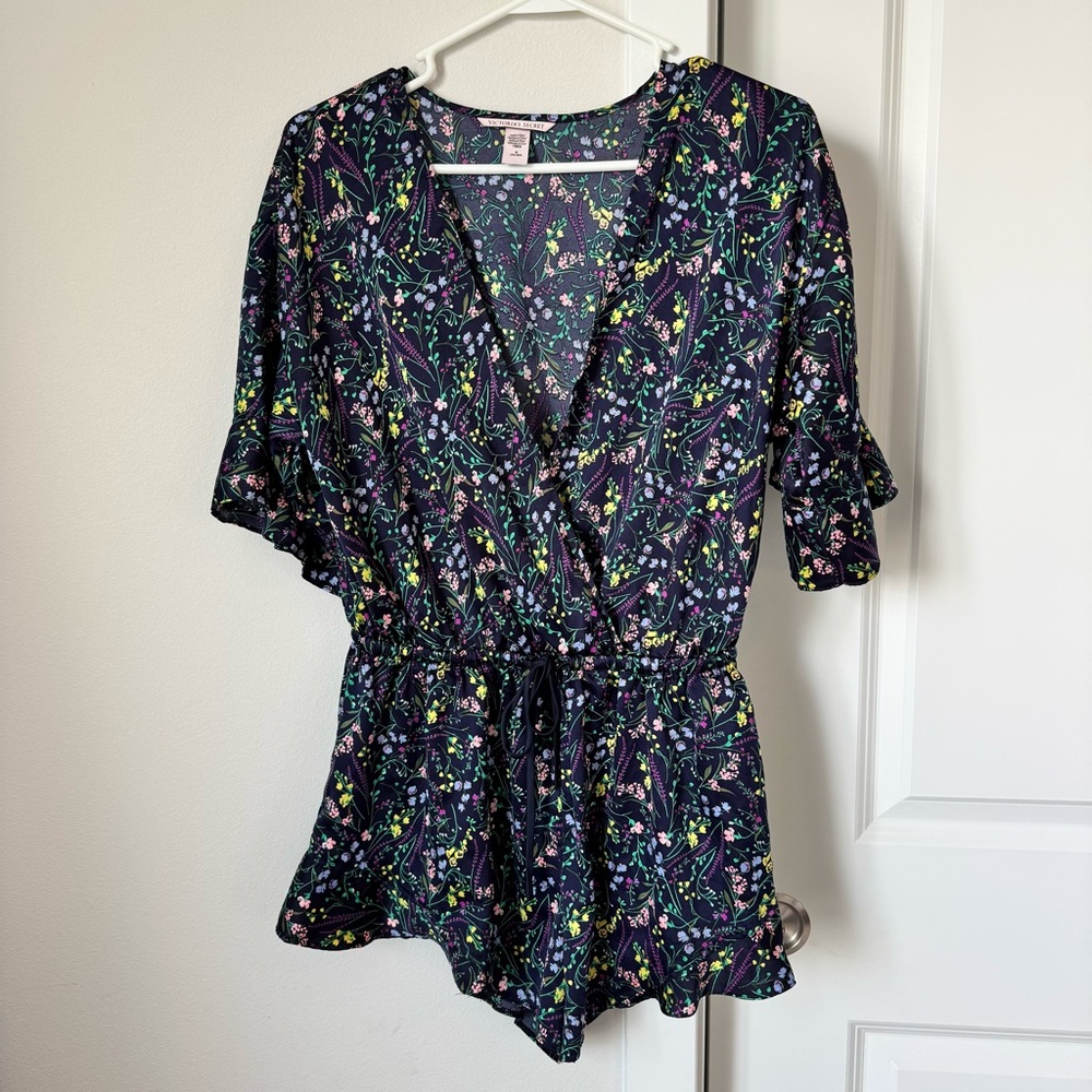 Victoria’s Secret Pink Label Floral Sleep Romper Size Medium Pajamas Navy Blue - Picture 3 of 12